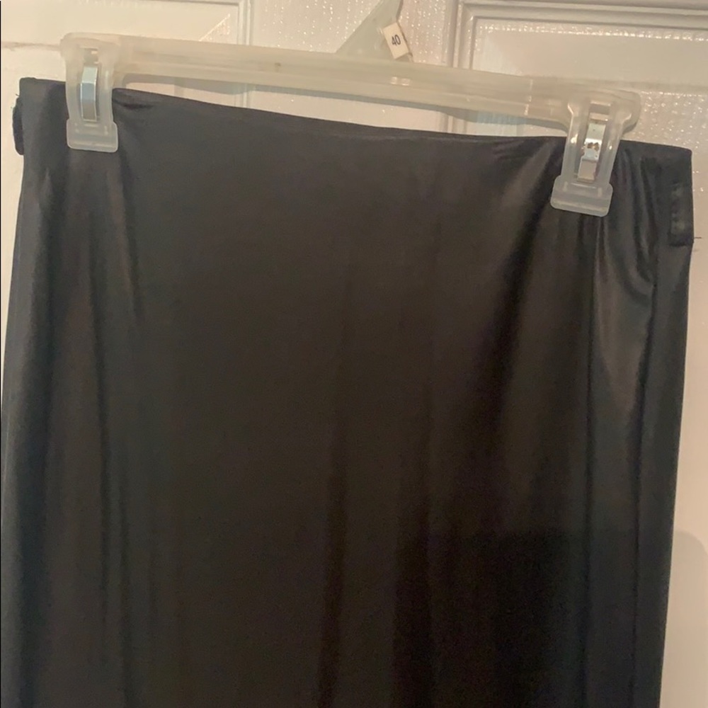 Skirts - Picture 2 of 7
